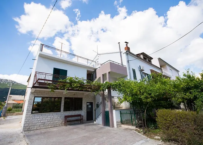 Daire Gostinjska Kastela