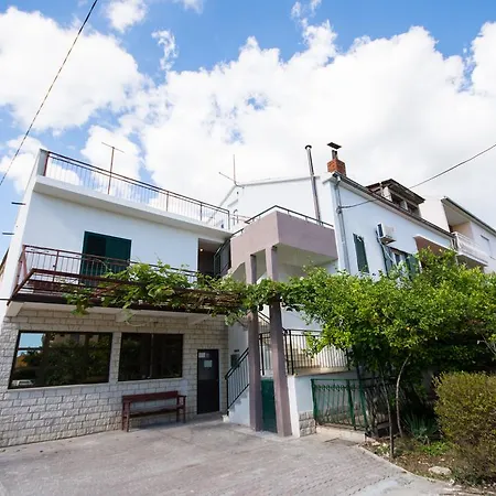 Апартаменты Gostinjska Каштела